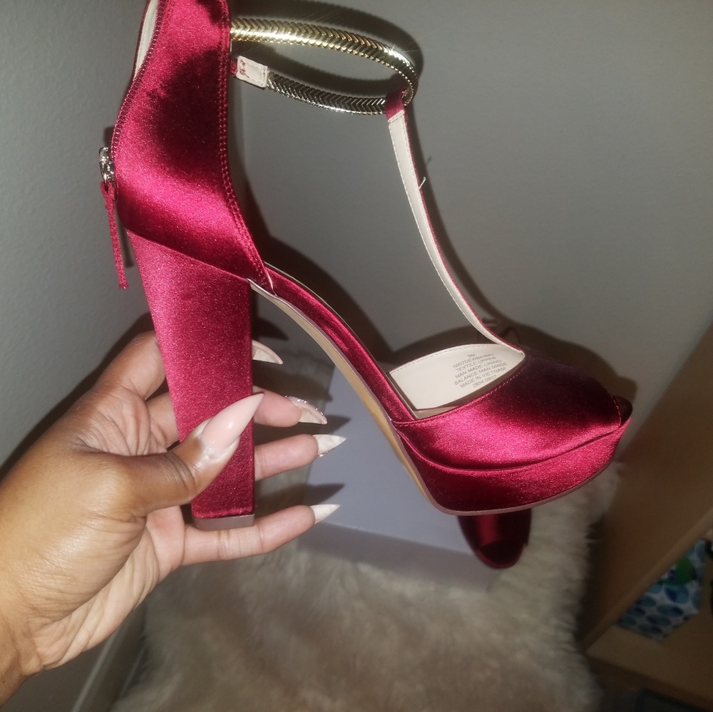 Nine West size 9 women's heel (NWT)